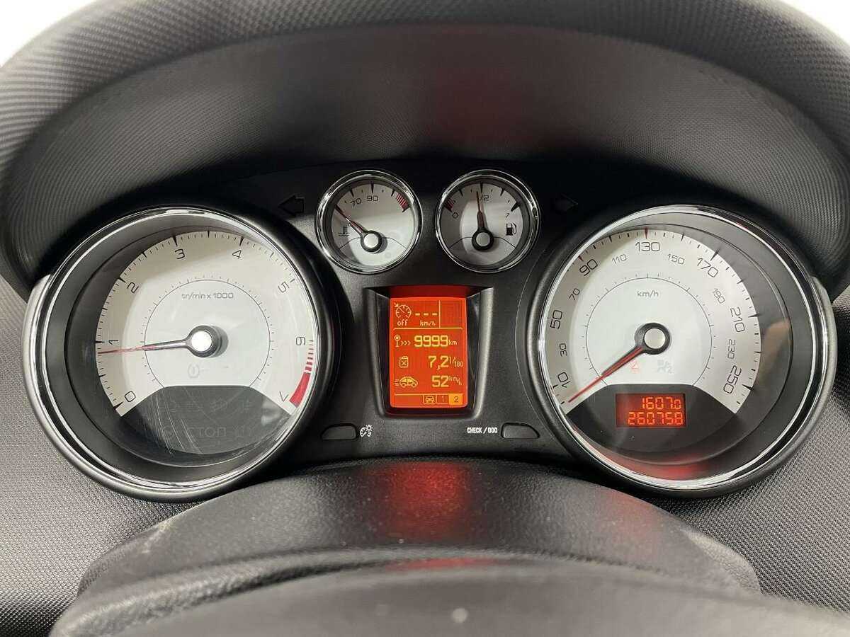 Купить Peugeot 408, 2016, 260 758 км, фото №11