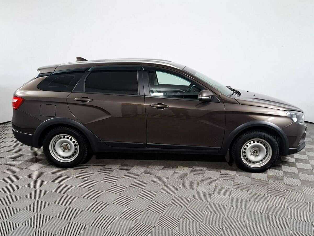 Купить Lada (ВАЗ) Vesta SW Cross, 2017, 105 522 км, фото №4