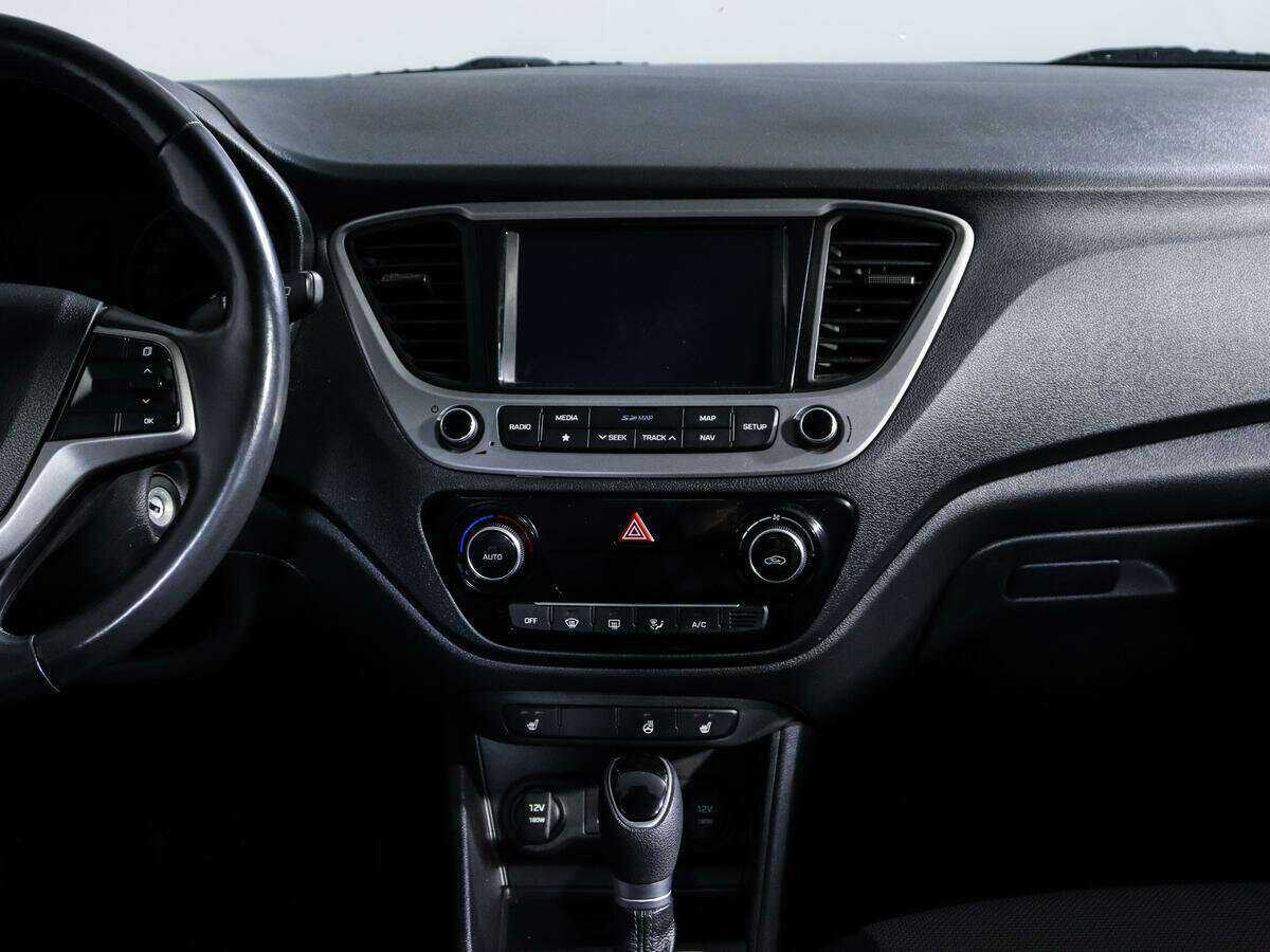 Купить Hyundai Solaris, 2018, 86 000 км, фото №11