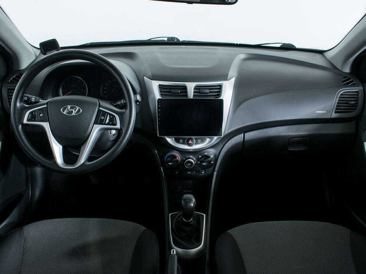 Купить Hyundai Solaris, 2012, 54 010 км, фото №12