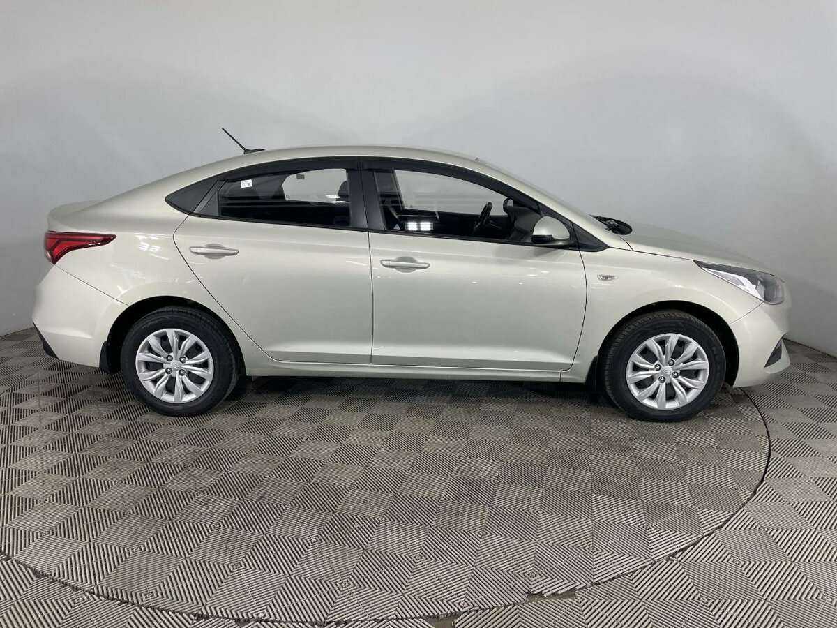 Купить Hyundai Solaris, 2018, 69 242 км, фото №4