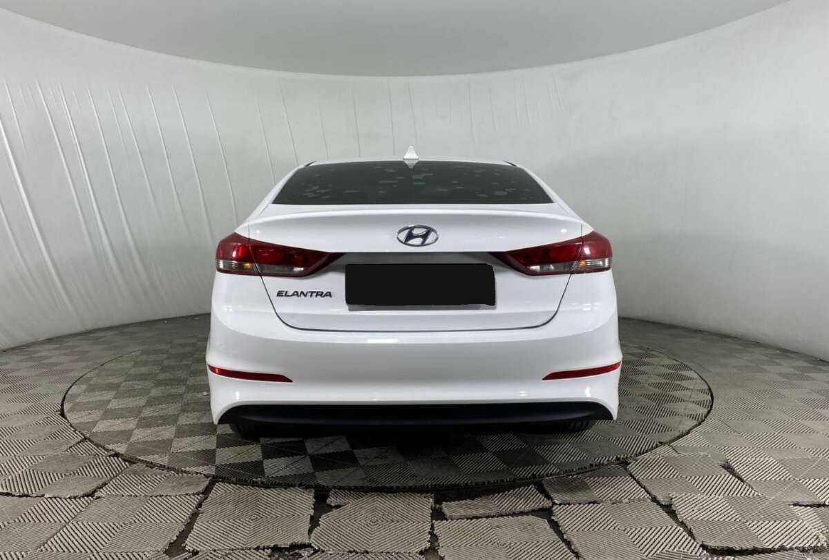 Купить Hyundai Elantra, 2017, 132 960 км, фото №6