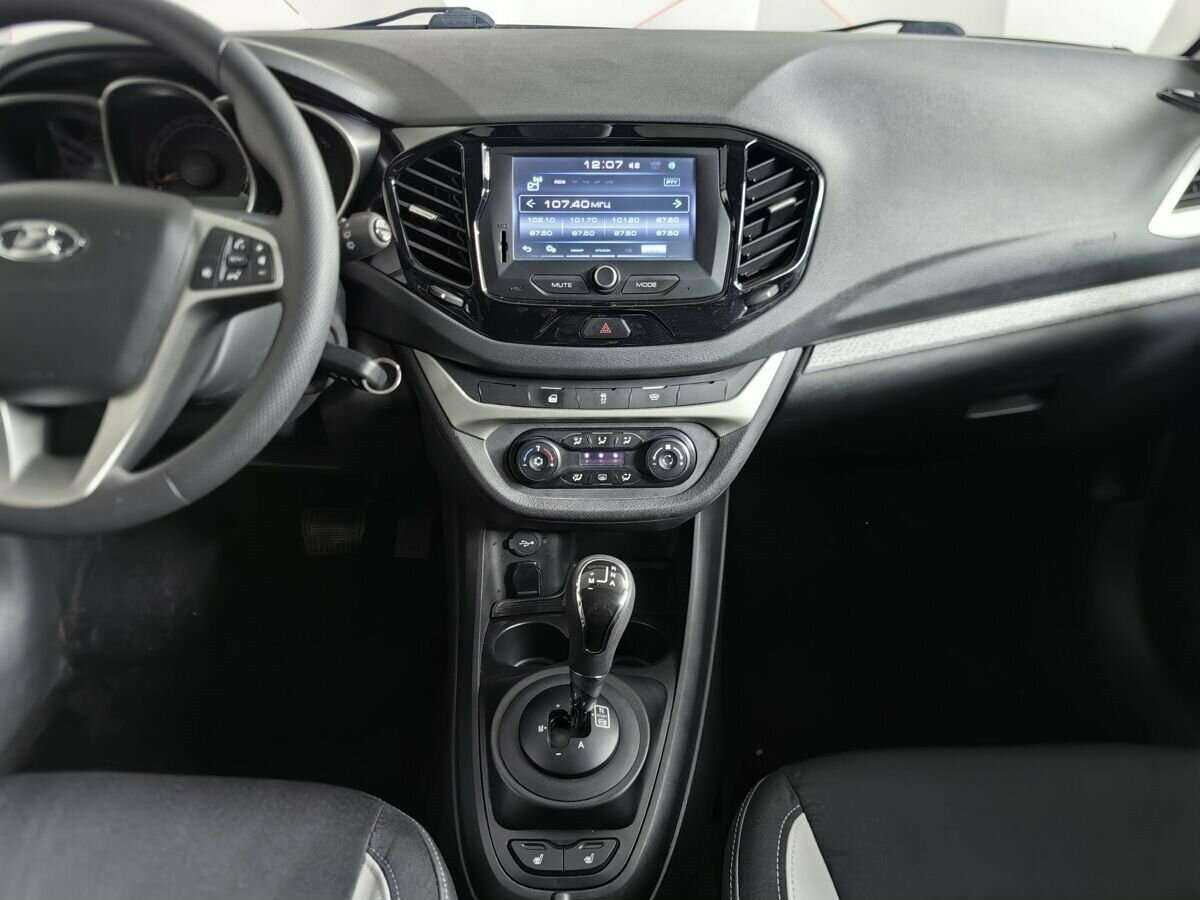 Купить Lada (ВАЗ) Vesta SW Cross, 2019, 66 589 км, фото №11