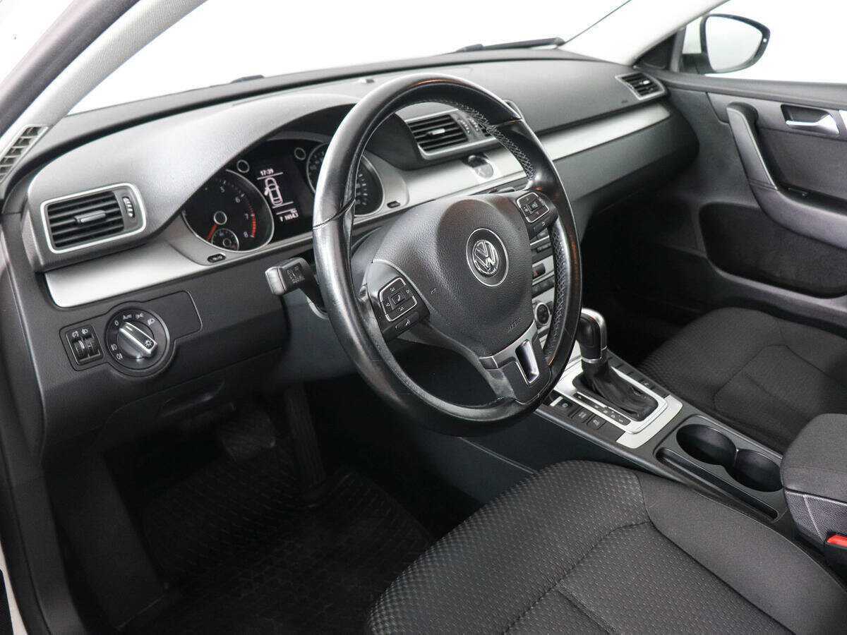 Купить Volkswagen Passat, 2014, 146 095 км, фото №9