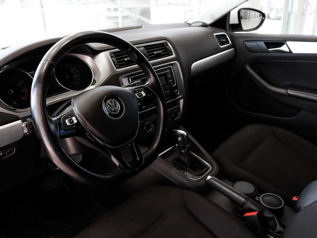 Купить Volkswagen Jetta, 2017, 87 032 км, фото №9