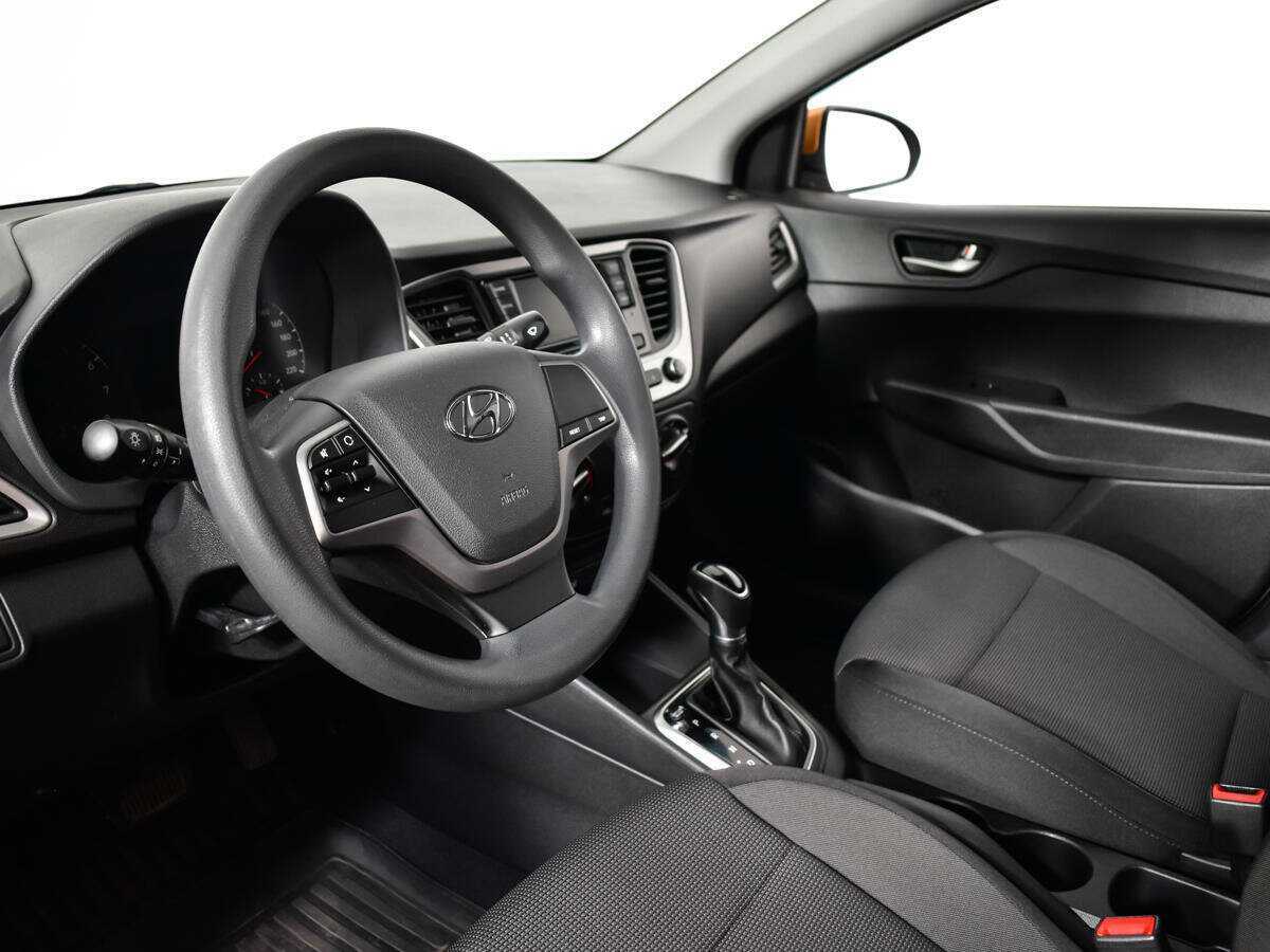 Купить Hyundai Solaris, 2017, 55 668 км, фото №11