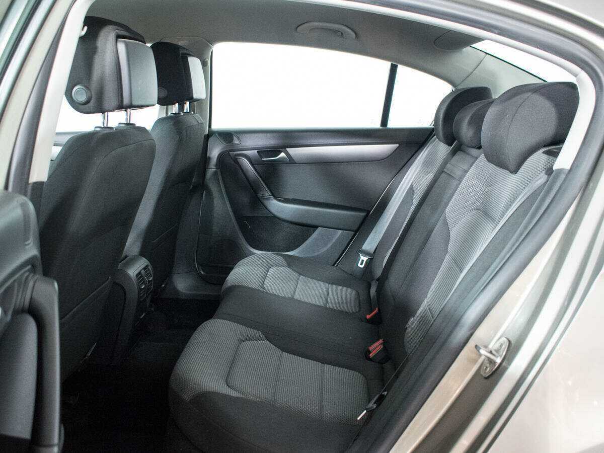 Купить Volkswagen Passat, 2012, 209 747 км, фото №10