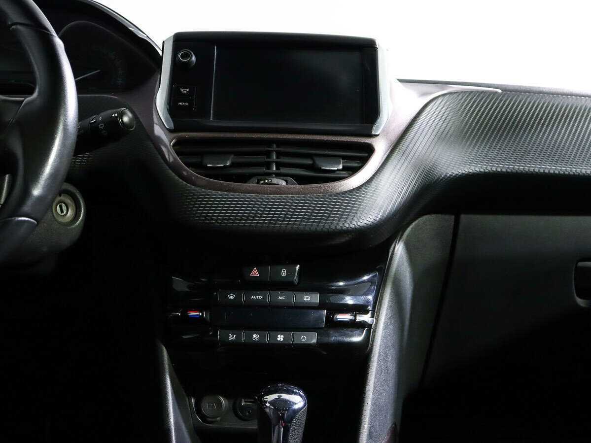 Купить Peugeot 2008, 2014, 92 000 км, фото №11