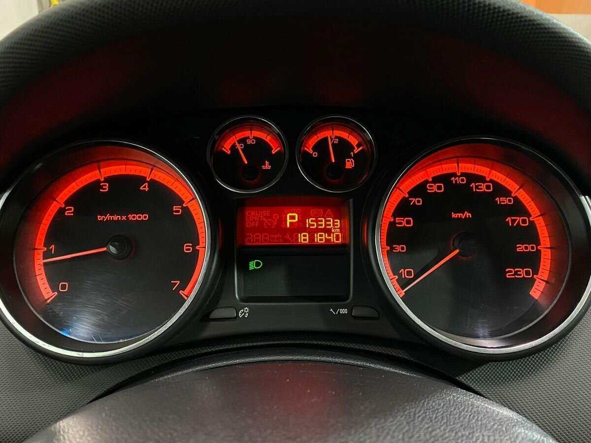 Купить Peugeot 408, 2012, 181 839 км, фото №12