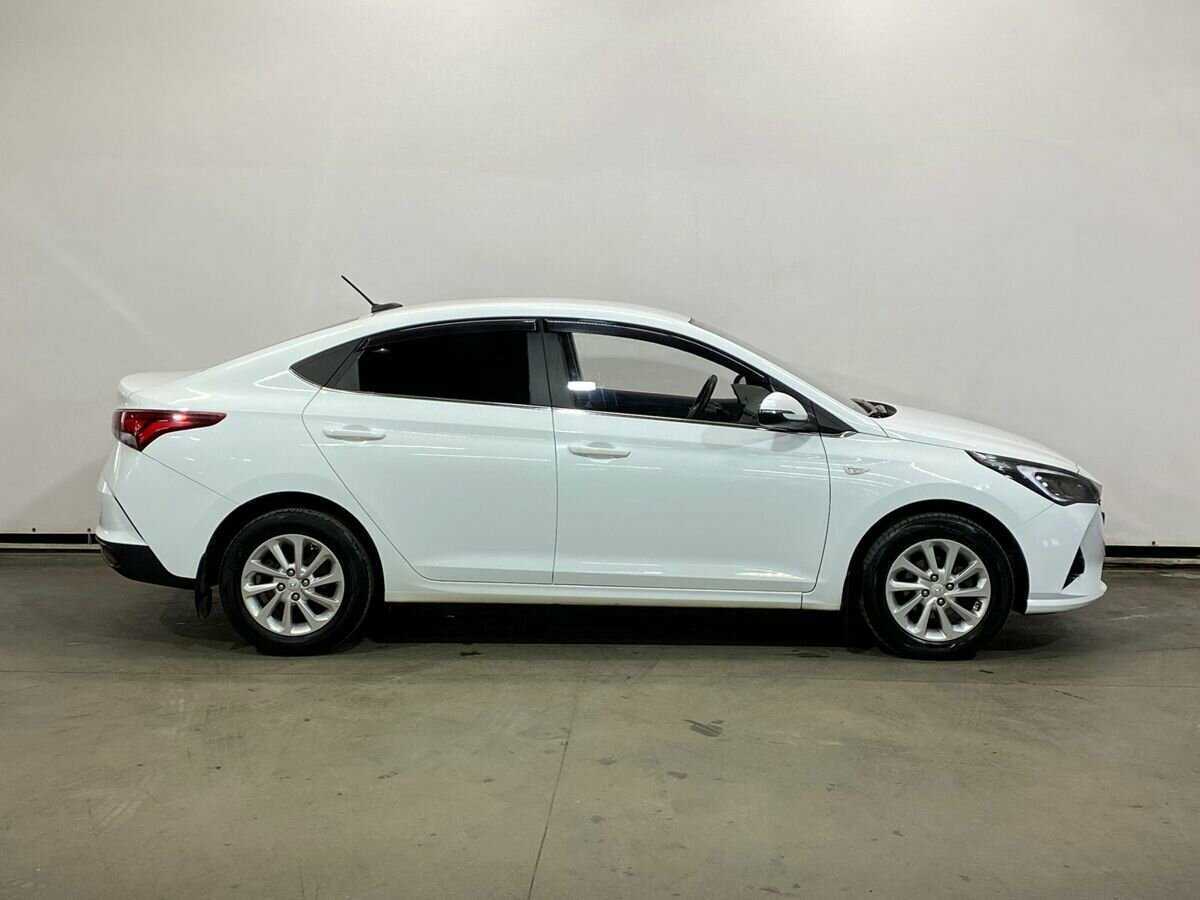 Купить Hyundai Solaris, 2020, 72 329 км, фото №4