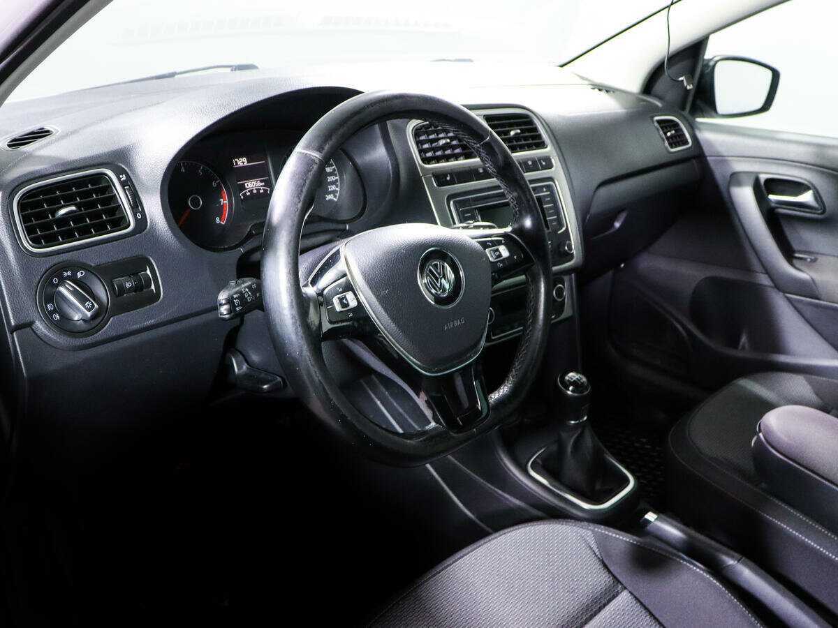 Купить Volkswagen Polo, 2017, 105 940 км, фото №12