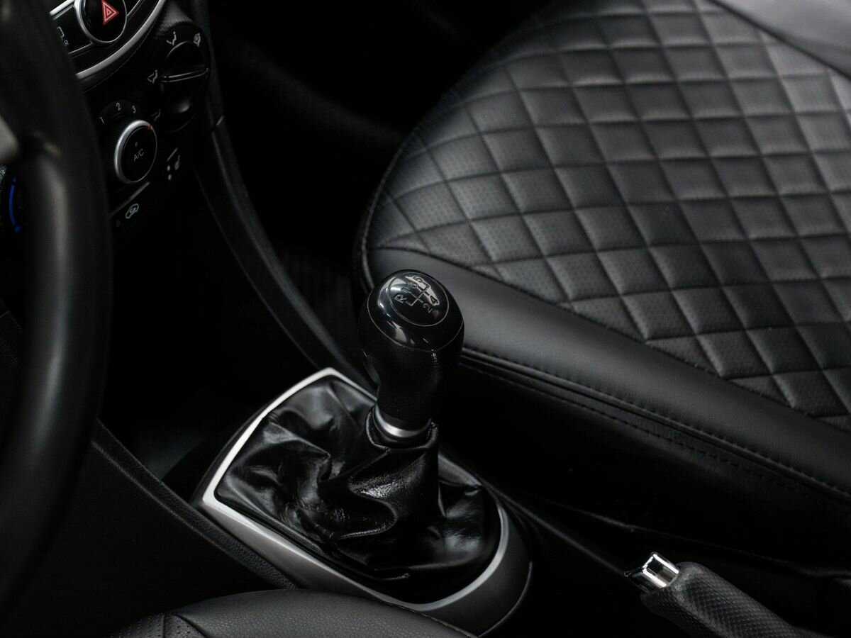 Купить Hyundai Solaris, 2013, 350 000 км, фото №16