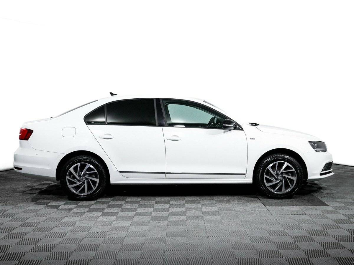 Купить Volkswagen Jetta, 2017, 68 475 км, фото №4