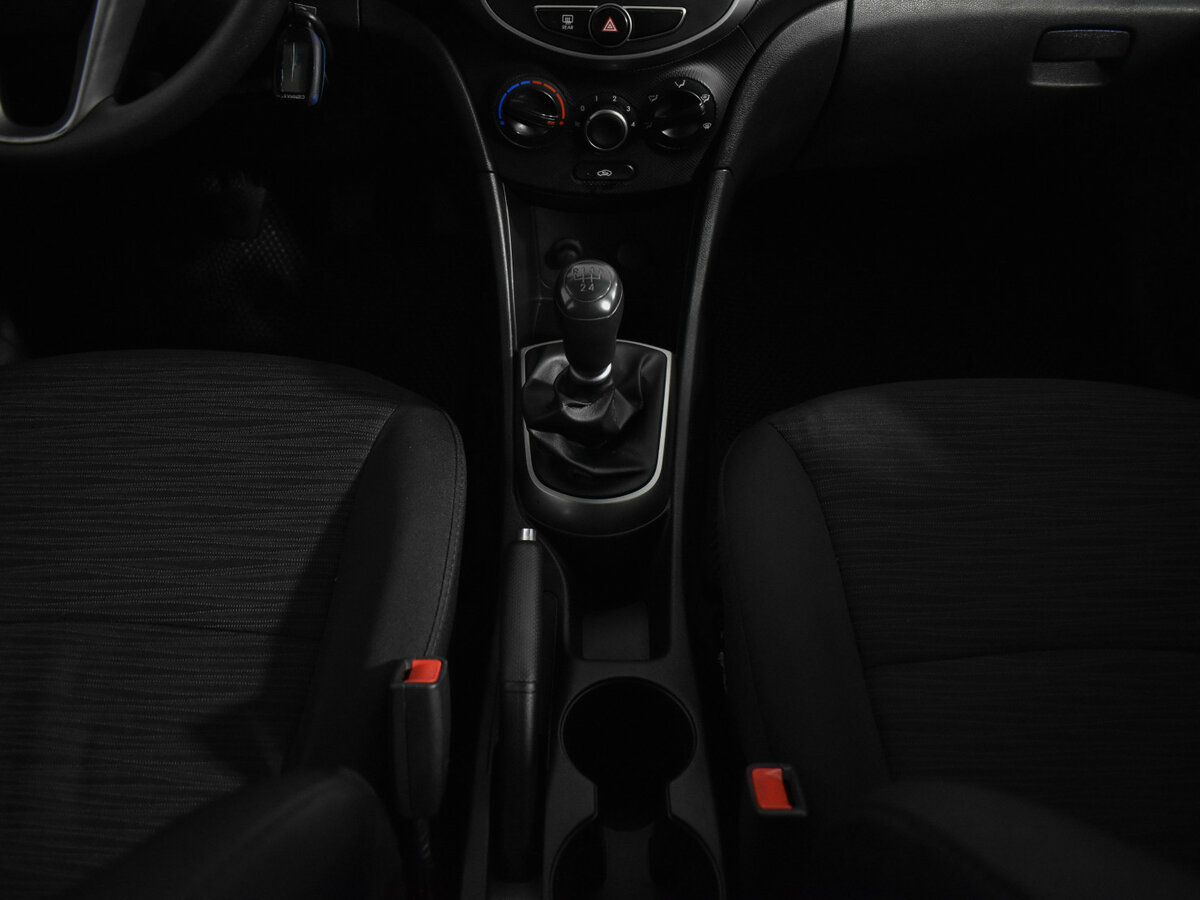 Купить Hyundai Solaris I Рестайлинг, 2016, 240 000 км, фото №14