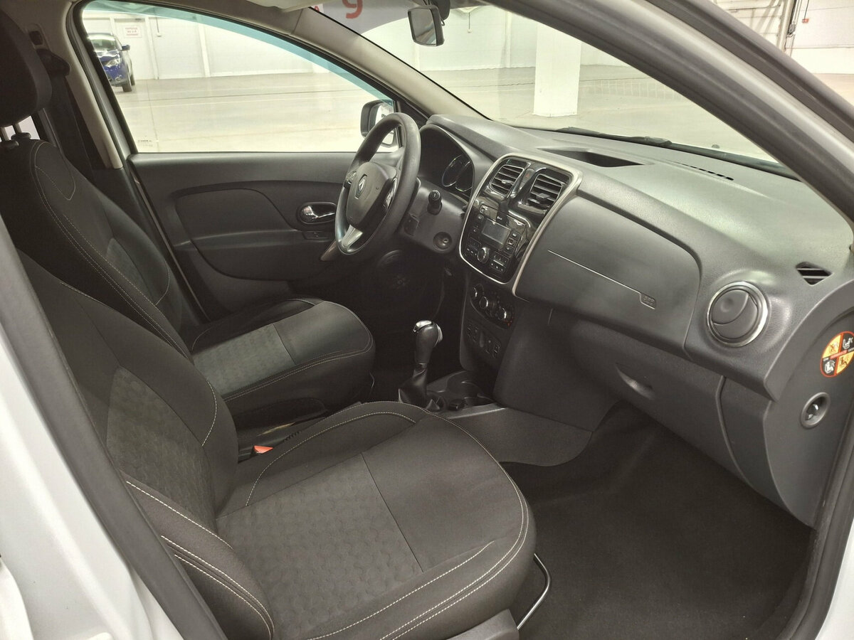 Купить Renault Logan II, 2017, 143 250 км, фото №11